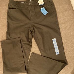 A.n.a Women’s jeans, NWT, green straight leg